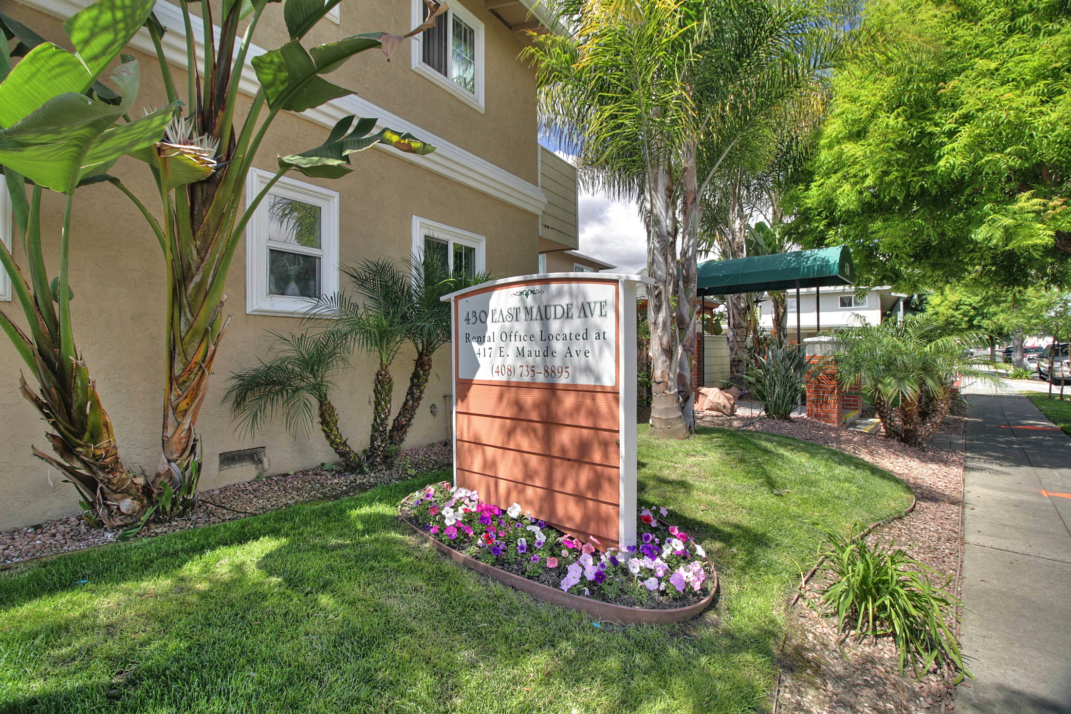 430 E Maude photo 5